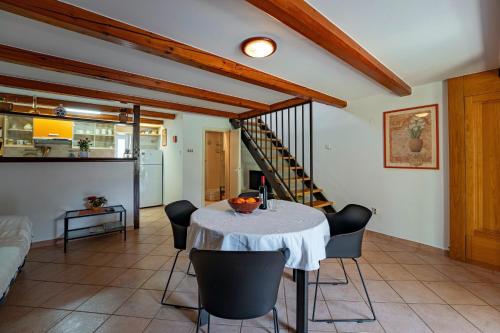 Vesna in Rovinjsko Selo (Haus für 2-4 Personen) (Vesna in Rovinjsko Selo (Haus fur 2-4 Personen)) in 朗域紮斯柯切羅