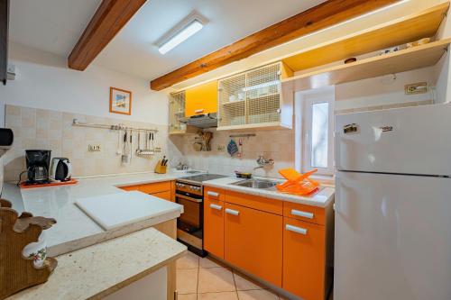 Vesna in Rovinjsko Selo (Haus für 2-4 Personen) (Vesna in Rovinjsko Selo (Haus fur 2-4 Personen)) in 朗域紮斯柯切羅