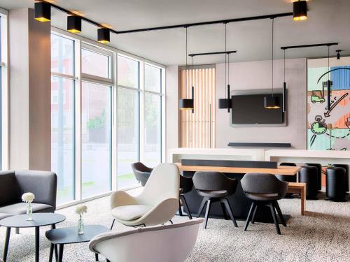 ردهة, B&B Hotel Stuttgart-Neckarhafen in وانجن