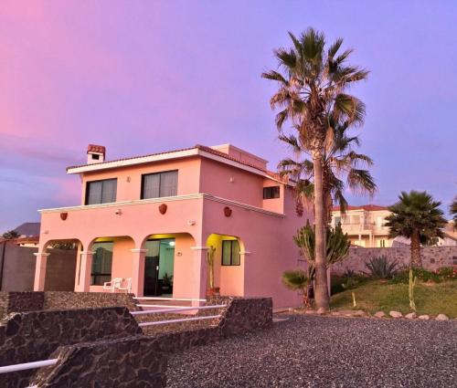 Oceanfront - Casita Rosa, Puerto Nuevo