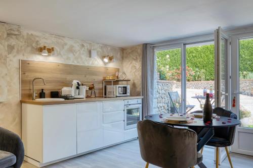 Facilities, L'Escapade Enchantee - Spa, Cheminee et Cinema in Conches-en-Ouche