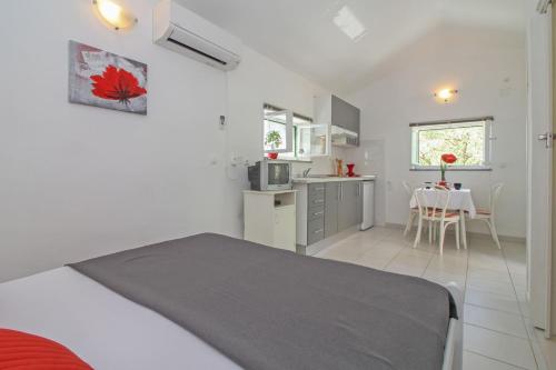 Felix in Sveta Marina - Haus für 6-7 Personen (Felix in Sveta Marina - Haus fur 6-7 Personen) in Sveta Marina