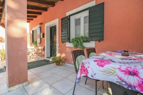 Dalibor in Jakačići - Haus für 2-4 Personen (Dalibor in Jakacici - Haus fur 2-4 Personen) in Jakačići