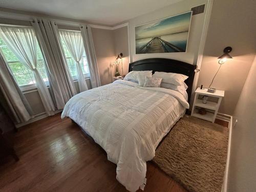 Brighton Hideaway 4BR w Hot Tub, Theatre & Bar in Brighton