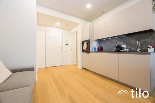Waterfront Lux 1BR AC Parking GYM Wifi By Tilo - image 3