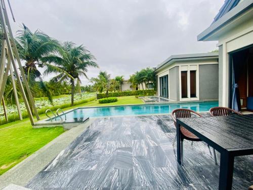 Villa Coastar Hồ Tràm Resort