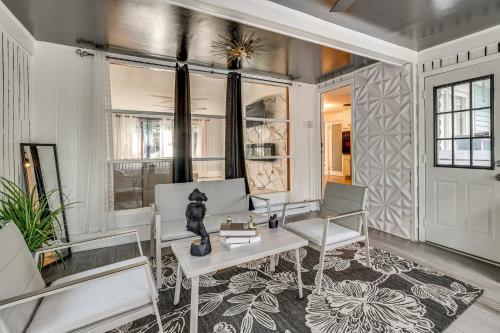 2 Mi to Town Home with Patio and Yard in Waterbury! in Waterbury (CT)