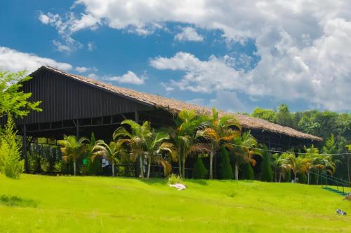 Restaurace, Muhazi Flowers Beach & Resorts in Est