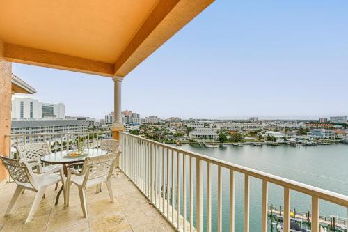 8th Floor Penthouse, Walk to Clearwater Beach image
