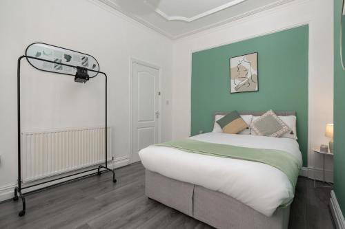 4 bed home in Liverpool, Liverpool (photo 7)