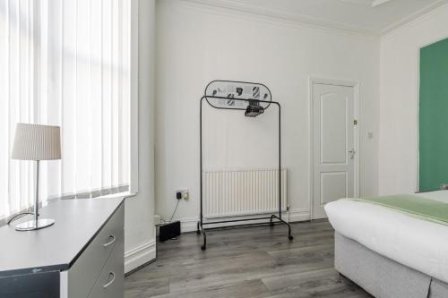 4 bed home in Liverpool, Liverpool (photo 10)