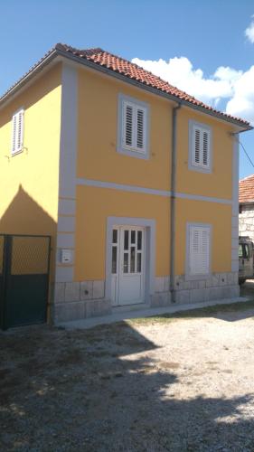  Salini Apartments, Pension in Šestanovac