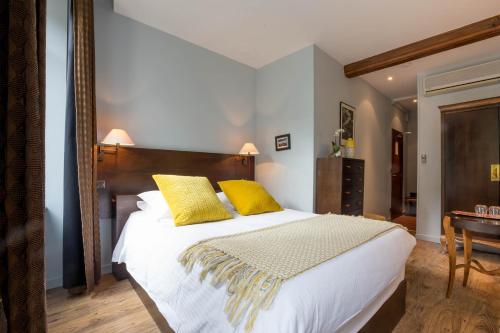 Les Chambres de L'Ecrit'Vin - En plein coeur du centre-ville chambre d'hôte A LA THUILERIE DES FONTAINES