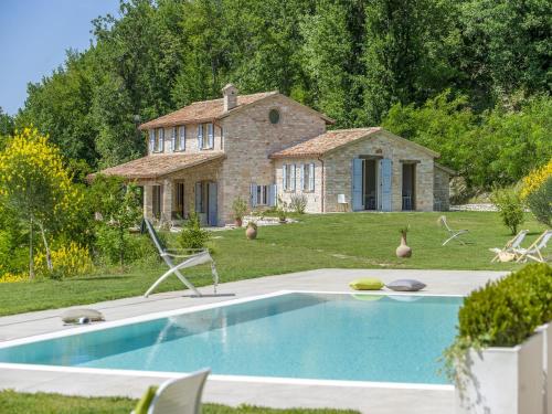 A szálláshely kívülről, Elegant Villa with Garden in Acqualagna