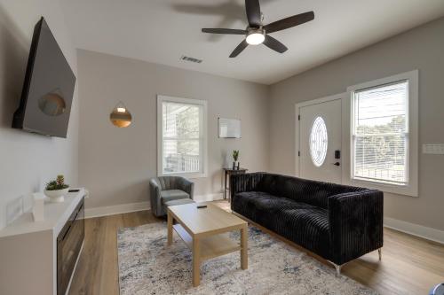 Pet-Friendly ATL Hub - 9 Mi to Downtown — other in 1630 Temple Ave Unit B, Atlanta United States, 30337