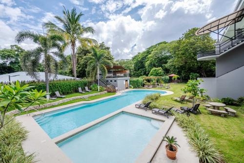 Paradizio 204 3br Beach-town Condo 7 Guests