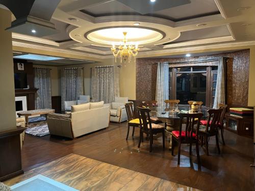 The Heritage Stay near Sheikh ul-Alam International Airport