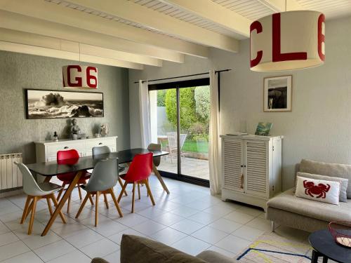 L'Abri du Rouget, 5 minutes à pied de la plage du Trez-hir, vacances en famille gîte à louer Plage du Trez-Hir