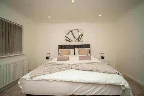 Luxury 5-Bed, Windsor Sleeps 9, Private Parking, Windsor (zdjęcie 3)