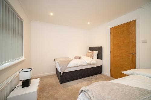 Luxury 5-Bed, Windsor Sleeps 9, Private Parking, Windsor (zdjęcie 4)