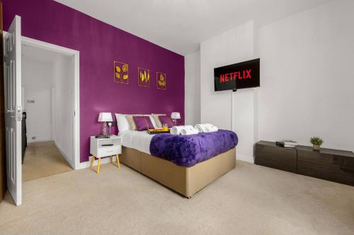 Bright and Cosy 3-bedroom Home near Manchester - Free parking - Sleeps 6 gîte à louer Reddish South Railway Station