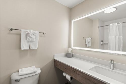 Holiday Inn Express & Suites Fairmont by IHG in Fairmont, USA