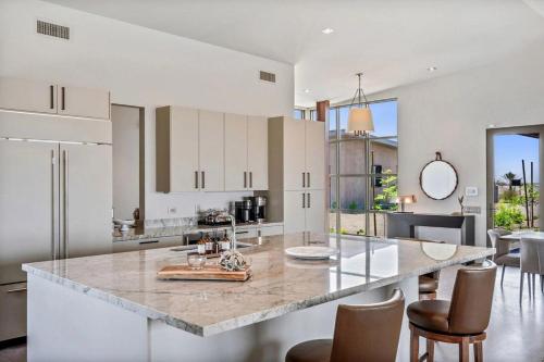 Paradise Canyon-Infinity Pool-Mnt Views-Estate 3 in Fort McDowell
