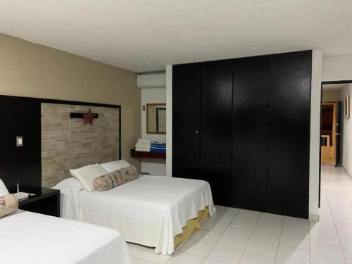 Beach suite with lagoon view in Cancun, Cancún (fotografie 2)