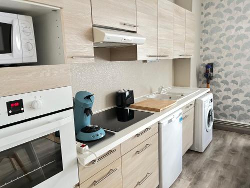 La Falaisienne - Appartement pour 4 au cœur de Falaise - "Larès" (La Falaisienne - Appartement pour 4 au cœur de Falaise - "Lares") in Falaise