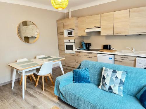 La Falaisienne - Appartement pour 4 au cœur de Falaise - "Larès" (La Falaisienne - Appartement pour 4 au cœur de Falaise - "Lares") in Falaise