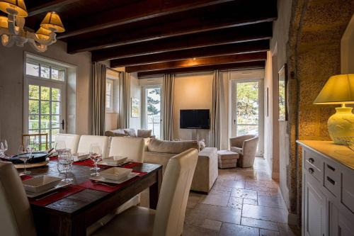 La loge location vue mer Perros Guirec – khách sạn tại Trestrignel