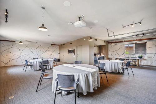 Paradise Canyon-Private Event Venue-Estate 1&3 in ฟอร์ตแมคโดเวลล์