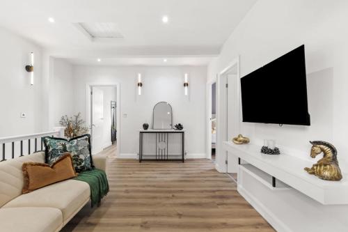 Luxury London Stratford 3 bedroom Flat, London