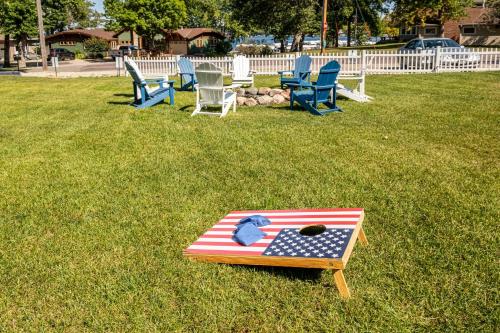 Blue Water Bungalows in West Okoboji (IA)