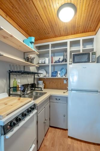 Blue Water Bungalows in West Okoboji (IA)