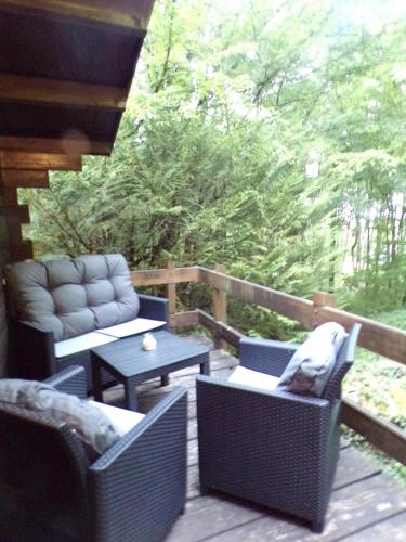 Refuge Nature - Chalet avec Terrasse vue forêt (Refuge Nature - Chalet avec Terrasse vue foret) in Thury