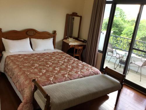 Standard Double Room image 4