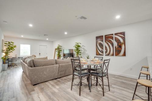 Inviting Palmetto Condo 11 Mi to Beach! in Palmetto, USA