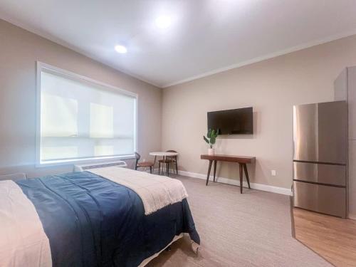 . 416 Modern Brand New Studio Apartment