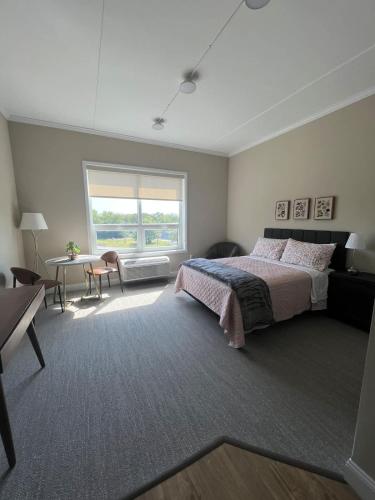410 Modern Brand New Studio Apartment in South River