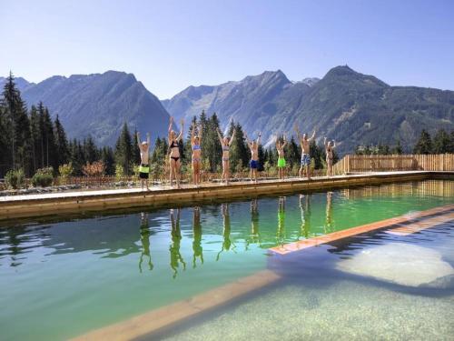 Chalet with ski access, Neukirchen