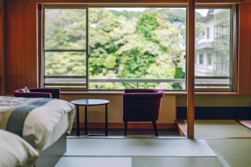 room detail thumbnail 2