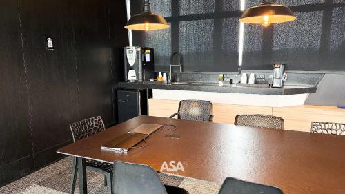 ASA | Loft UP 609 | Lado da FURB | Oktoberfest in วิลาโนวา