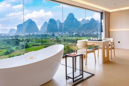 Közeli látványosságok, Mountain Search Snow View Hotel (Yangshuo Water Ink Landscape Store) in Impression Sanjie Liu Látványosság