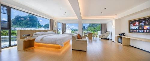 Mountain Search Snow View Hotel (Yangshuo Water Ink Landscape Store) in Impression Sanjie Liu Látványosság