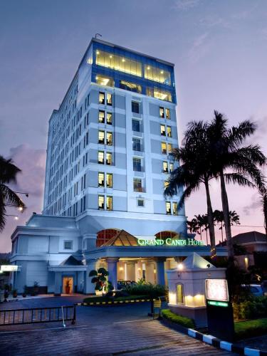 Grand Candi Hotel in Candi