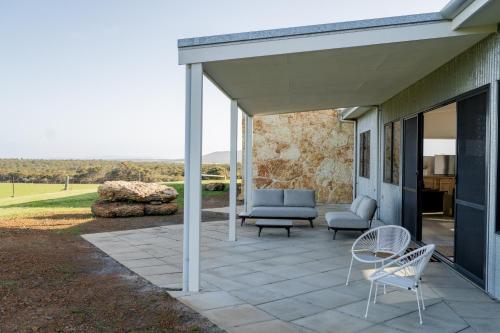 Betty's Beach House in Cheynes