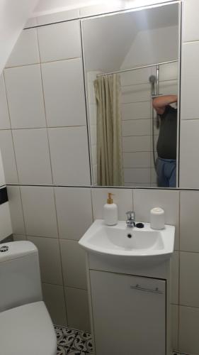 Vannas istaba, Apartament ANTA 7 in Barnowko