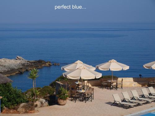 Giorgi's Blue Apartments 4