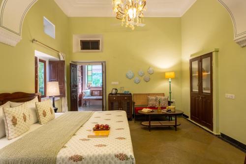 1 queen bed
